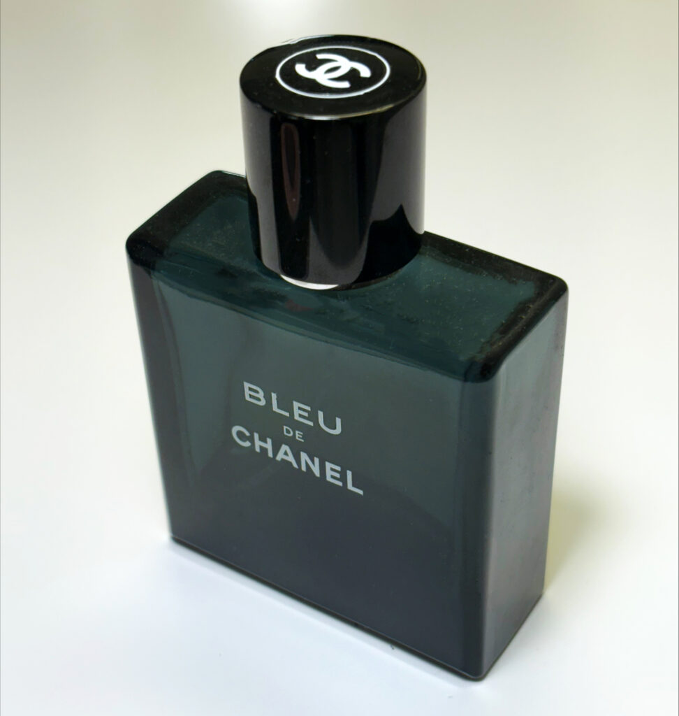 Assignment depicting a Chanel cologne using photoshop for my CMNS class.